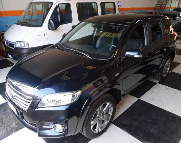 Left hand drive TOYOTA RAV 4 D4D 150 AUTOMATIC